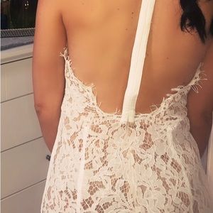 Traje una vez usado, en buen estado y hermoso.